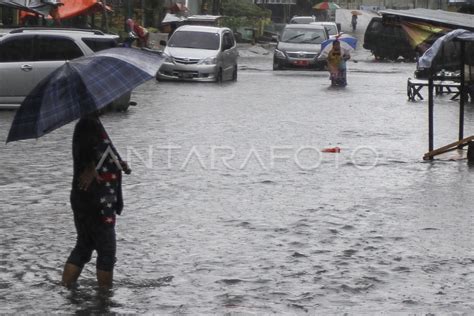 BANJIR AKIBAT DRAINASE BURUK ANTARA Foto