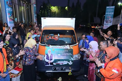 Buka Th Kukm Expo Khofifah Lepas Test Market Produk Senilai Rp