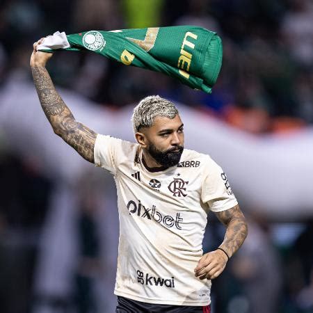 Gabigol V Chatice Ap S Ser Criticado Por Rodar Camisa Do Palmeiras