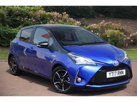 Buy Online Toyota Yaris Hybrid Blue Bi Tone Dr Cvt Nav Hybrid