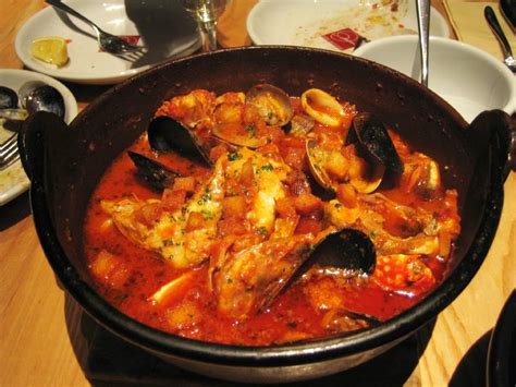 Bouillabaisse Recipe (French Provençal seafood stew) | Whats4eats