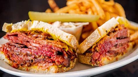 Best Corned Beef Sandwich Restaurants In Maple Leaf Doordash