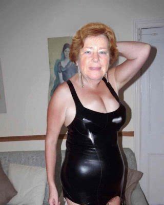 Latex Rubber Milf Mature BBW April Issue Porn Pictures XXX Photos Sex