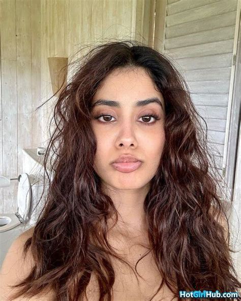 Hot Bollywood Actress Janhvi Kapoor In Bikni Big Boobs 13 Photos