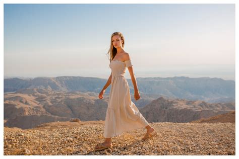 Ubrania Nude Nowy Trend Lata Stylists Butik Online Sukienki Damskie I Inne Ubrania