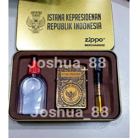 Jual Korek Api Zippo Custom Ukir Paket Pipa RKK Minyak Zippo Custom