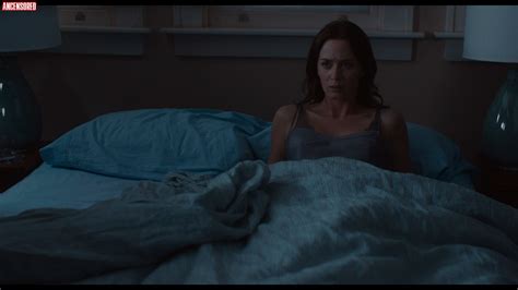 Naked Emily Blunt In The Five Year Engagement