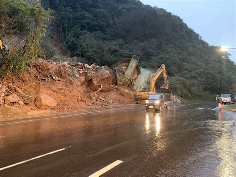 陽金公路自來水廠加壓站坍塌 晚間已搶通恢復雙向通行