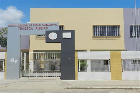 Pais reclamam de falta de vaga em escola municipal O que é notícia em