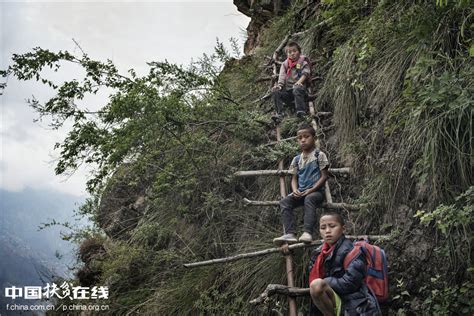 【镜头中的脱贫故事】悬崖上的村庄中国扶贫在线国家扶贫门户