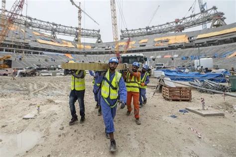 Qatar 2022 Bilan Destructeur Des Ouvriers Sont Morts Des