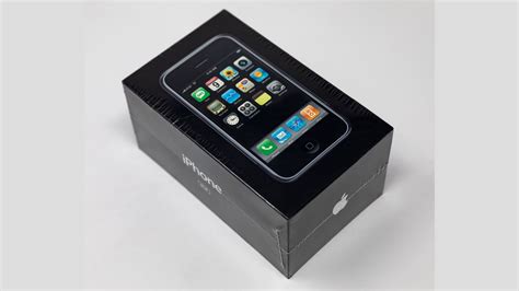 A sealed iPhone 2G model sold for $40,000 at auction - Royals Blue