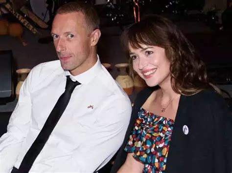 Dakota Johnson And Coldplays Chris Martin Are Engaged After Six Years