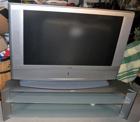 Like New 42 Inch Sony Wega Flat Screen Tvglass Tv Stand Nex Tech Classifieds