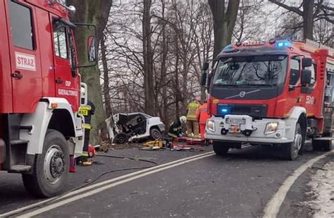 Tragedia na drodze w Gierałtowicach Nie żyje kierowca osobówki