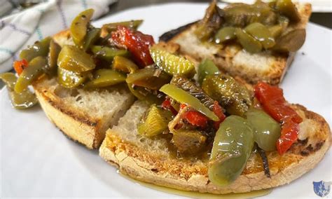 Bruschette Con Insalata Di Olive Peperoni E Tartufo I Templari