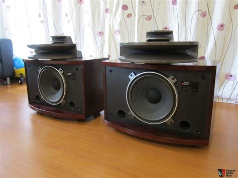 Classic Technics SB E200 Speakers In Beautiful Rosewood Finish Photo