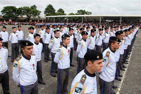 Col Gio Da Pol Cia Militar Forma Alunos No Ensino M Dio Ag Ncia