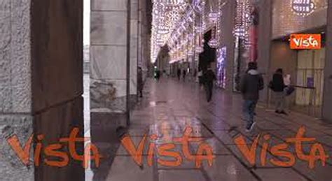 Vigilia Di Natale In Zona Rossa Vuote Le Vie Dello Shopping Piazza