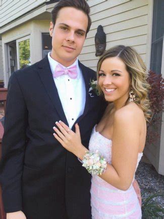 Auston Matthews' Girlfriend Emily Ruttledge - PlayerWives.com