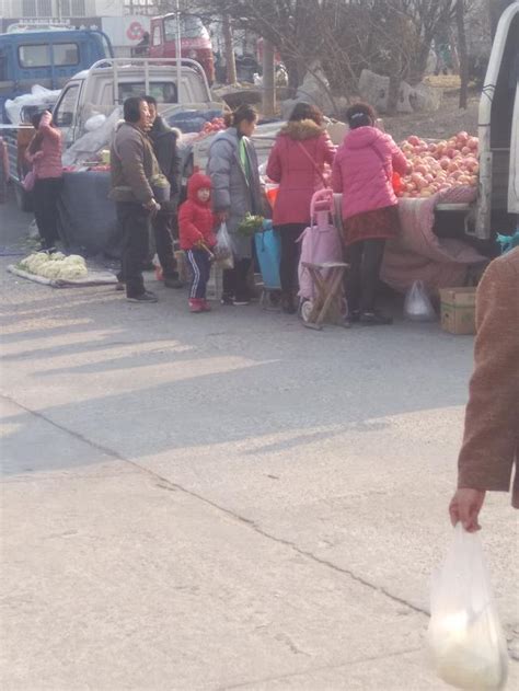 告訴你賣水果的為什麼大部分喜歡在集頭而很少在集中心 每日頭條