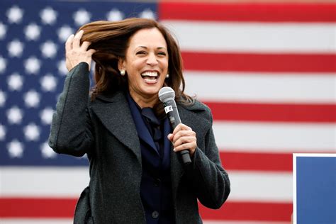 Quem Kamala Harris Indicada Por Biden Ap S Desist Ncia Em Campanha