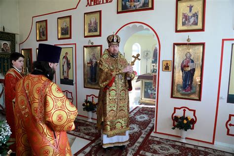 Глава Приморской митрополии совершил Божественную литургию в храме ...