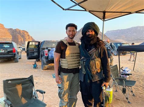 Nhận không ra bố bỉm sữa hot nhất xứ Hàn Hyun Bin Gầy gò mới lên chức đã bơ phờ thế này