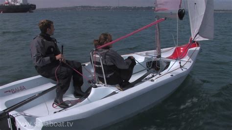 How To Gybe A Sailboat ~ Dyak