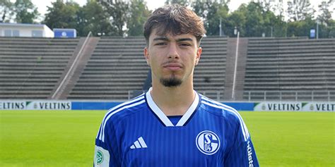 FC Schalke 04 Tristan Osmani Unterzeichnet Lizenzspielervertrag MSPW