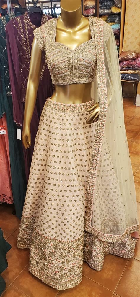 Mayani's - ⚠️Make heads turn with this absolutely gorgeous...