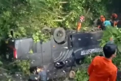 Bus Pariwisata Masuk Jurang Di Tasikmalaya 3 Orang Dikabarkan Tewas