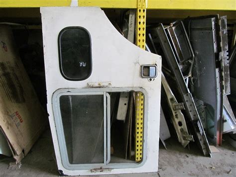 Mack Mr Door Assembly Front In Thorndale Pa 57355