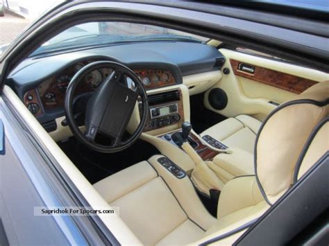 1995 Aston Martin Vantage V550 - Car Photo and Specs