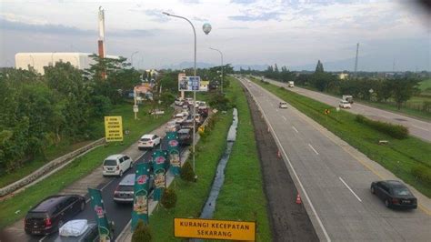 Rest Area KM 166 Tol Cipali Di Majalengka Penuh Polisi Berlakukan