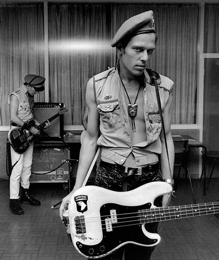 Paul Simonon Bass