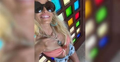 Jessica Simpson S Most Naked Photos Including Bikini Snaps In Pool