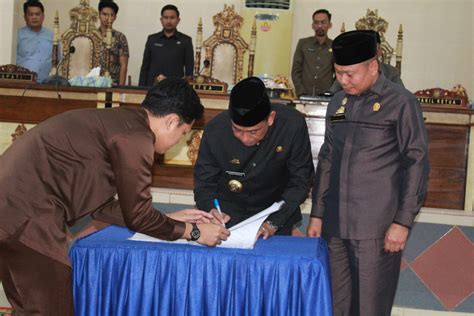 Pemkab Dan Dprd Wajo Teken Persetujuan Bersama 2 Ranperda