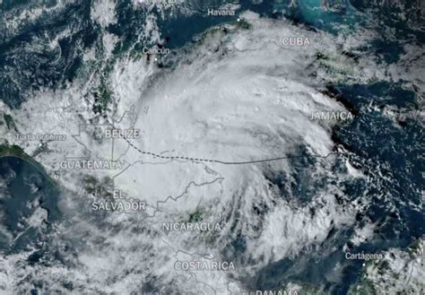 Sara toca tierra en Belice y provoca lluvias intensas en México Cuba Si