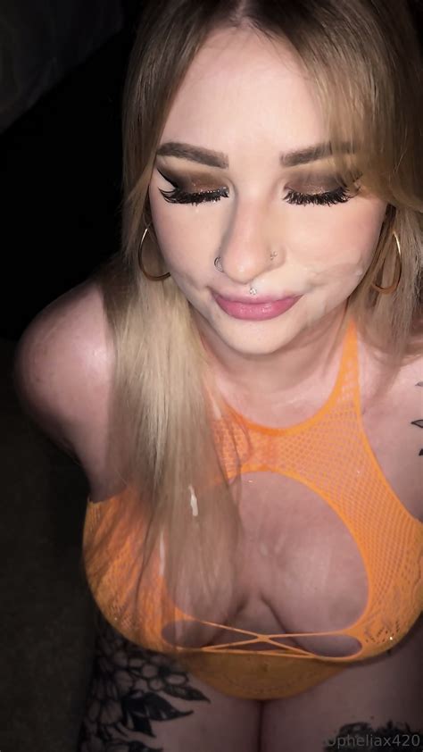 Hot Girl After Work Hours