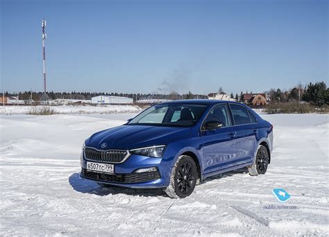 Mobile-review.com Тест Skoda Rapid. Лучше с DSG