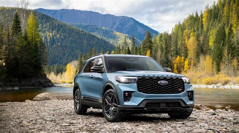 2025 Ford Explorer Debuts With A New Face Larger Screen But Drops