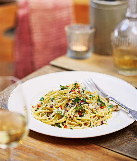 nigella lawson spaghetti with prawns and chilli