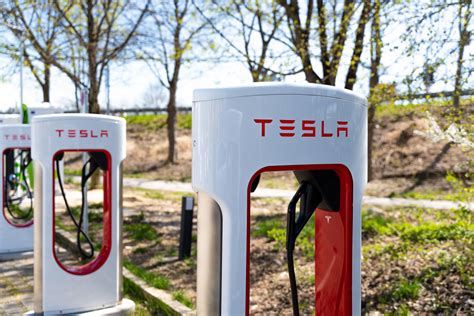 Streik Gegen Tesla Jetzt Geht Es Auch Den Supercharger Stationen An