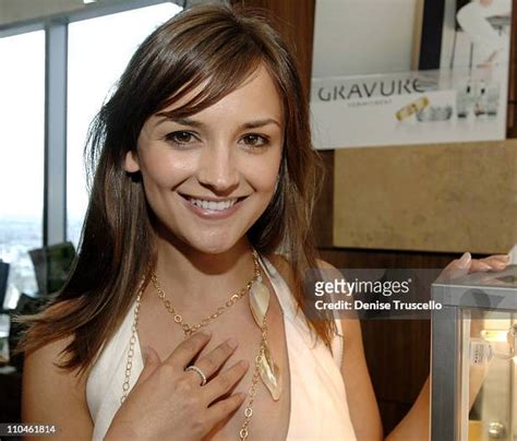 Hot Sexy Leigh Cappillino Bikini Pics