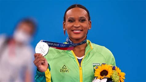 Rebeca Andrade conquista a prata na ginástica em Tóquio Tem Londrina