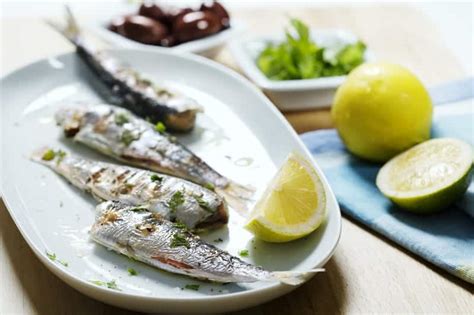 Sardines vs Anchovies: What's the Difference? - Substitute Cooking