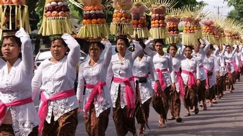 Suku Bali : Sejarah, Kebudayaan dan Adat Istiadat [Lengkap] - LezGetReal