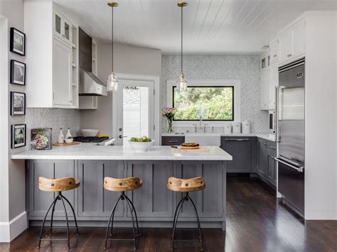 Gray Kitchen Cabinets With White Countertops – Things In The Kitchen