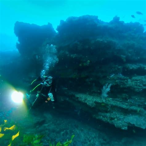 Dive Day Trip To Jons Cave Brisbane Scuba Dive Trips Scuba